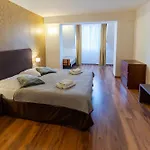 Ostredok Szálloda 3*