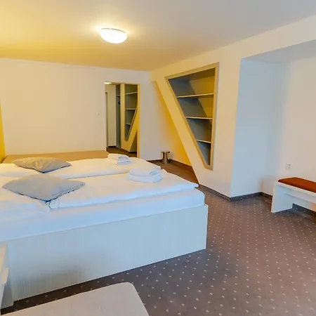 Hotel Ostredok 3*